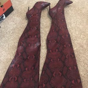 Steve Madden Sneak Skin Tight High Boots 7.5